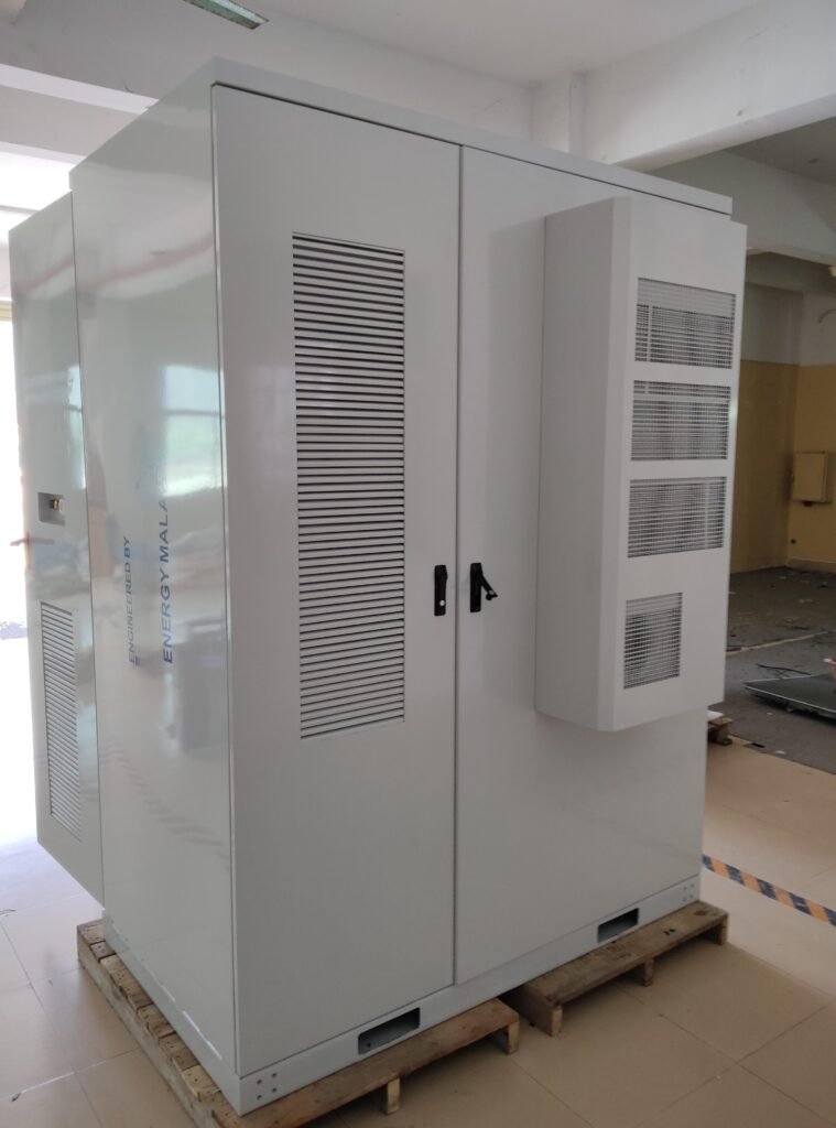 Grid‑tied solar plus storage system 100kW 215kWh for Malaysia commercial factory peak shaving application