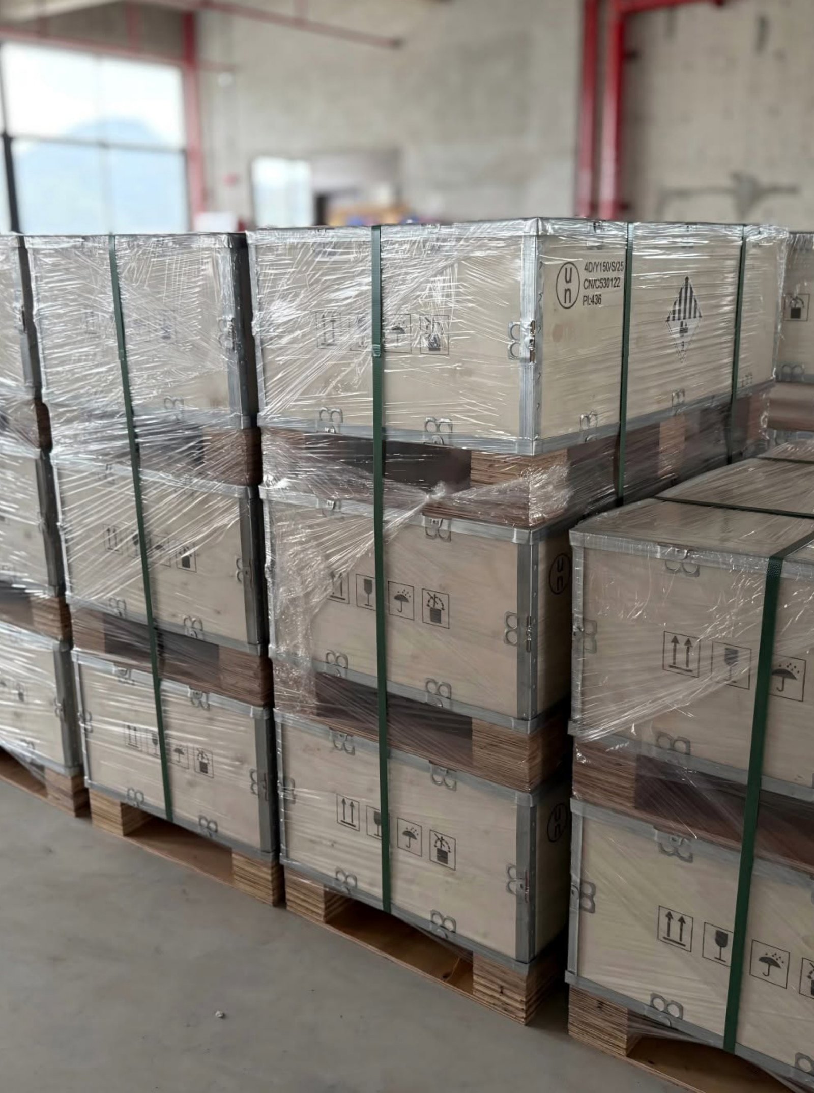 HMX energy products preparation in warehouse, export plywood wooden crate packing